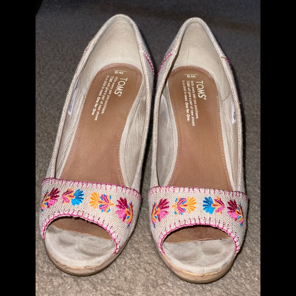 Toms floral heels